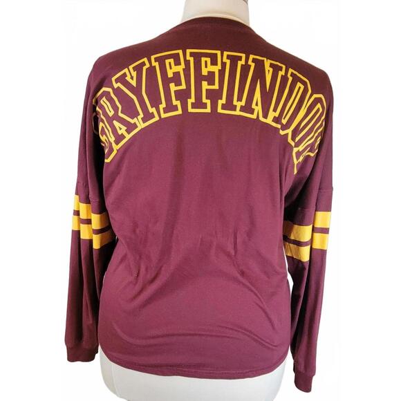 Wizarding World Gryffindor Quidditch Team Captain Women's Tshirt XL - Picture 5 of 6